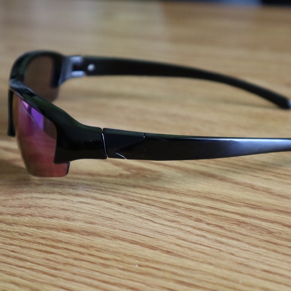 H&M Sporty Sunglasses with UV lenses - Picture 2 of 5